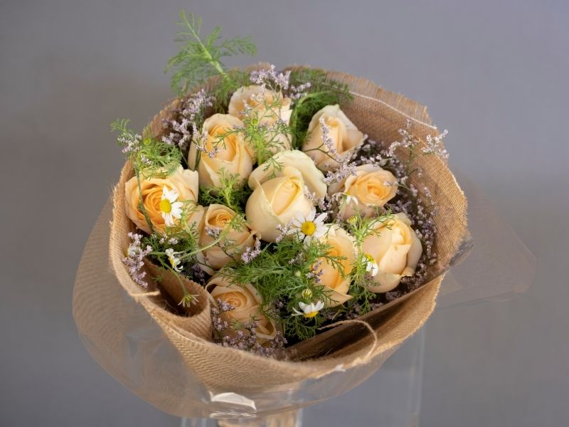 Cream Roses - Image 2